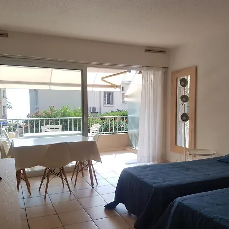 Appartement Clim. Proche Plage, Commerces & Gare Avec Wifi, Parking En Option - Fr-1-466a-15 *