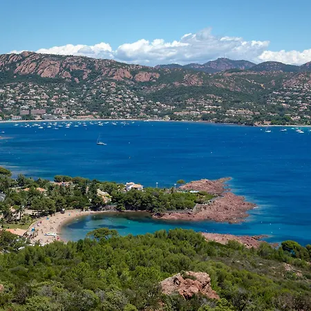 Clim. Proche Plage, Commerces & Gare Avec Wifi, Parking En Option - Fr-1-466a-15 Saint-Raphaël