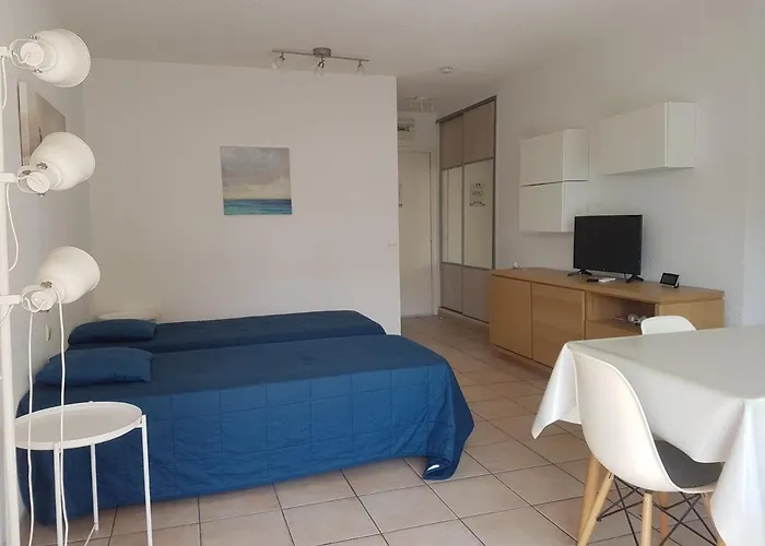 Clim. Proche Plage, Commerces & Gare Avec Wifi, Parking En Option - Fr-1-466a-15 דירה